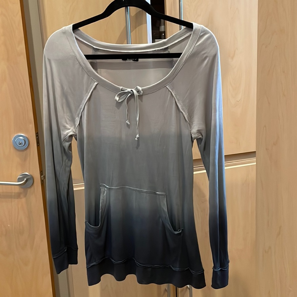 Umbre long sleeve pocket shirt or tunic.